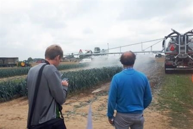 Video: Irrigatie en mechanische onkruidbestrijding centraal op het groenteplatform