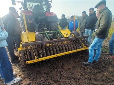 Demodag bodemzorg en koolstofopbouw - Wuustwezel