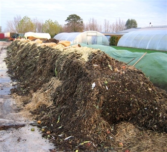 Het composteren van biomassareststromen op boerderijschaal